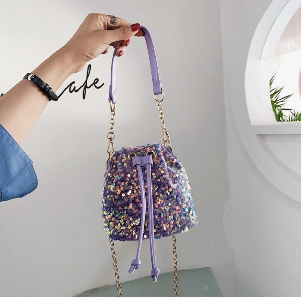 Shoulder Bag Female Handbag Celebrity New Summer Crossbody Bag Fashion Sequins Shoulder Slung Chain Bag Shiny Bags For Party
Shoulder Bag Female Handbag Celebrity New Summer Crossbody Bag Fashion Sequins Shoulder Slung Chain Bag Shiny Bags For Party