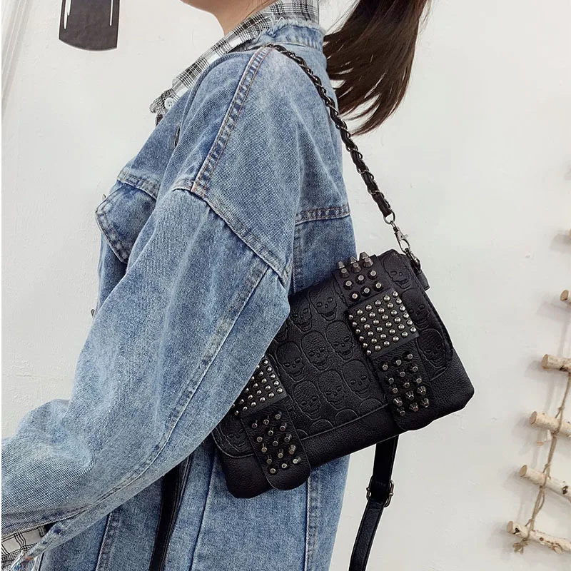 Fashionable European and American Women's Bag with Rivets, Black Skull Shoulder Bag, Casual Embossed Trendy Crossbody Bag for Women
Fashionable European and American Women's Bag with Rivets, Black Skull Shoulder Bag, Casual Embossed Trendy Crossbody Bag for Women