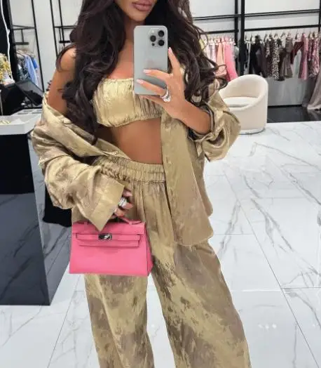 3Pcs Women Outfit 2025 Spring New Fashion Turn-Down Collar Long Sleeved Shirt & High Waist Casual Wide Leg Pants Set with Vest
3Pcs Women Outfit 2025 Spring New Fashion Turn-Down Collar Long Sleeved Shirt & High Waist Casual Wide Leg Pants Set with Vest