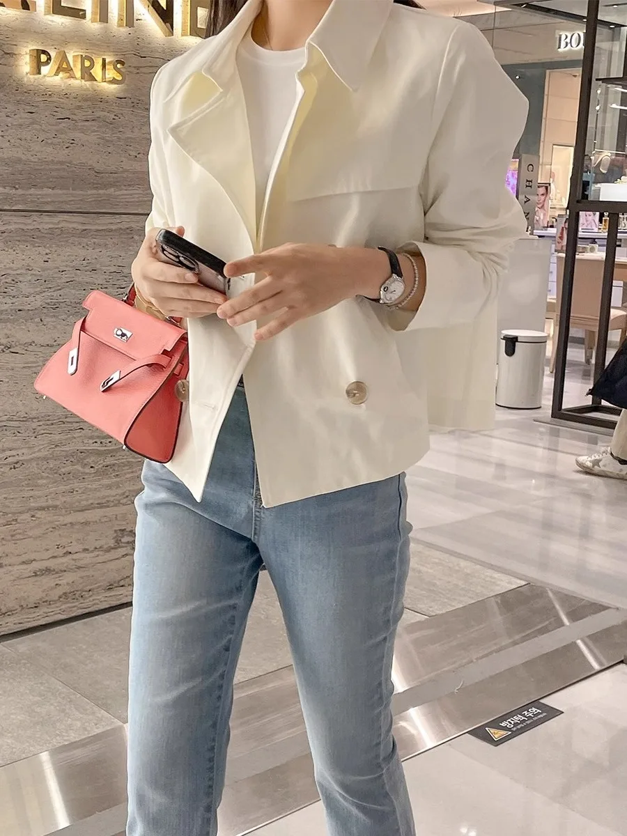 Fashionable Commuter Short Coat Jacket Women's Simple Elegant Design Stand Collar Long Sleeve Top Spring Autumn Seasonal Wear
Fashionable Commuter Short Coat Jacket Women's Simple Elegant Design Stand Collar Long Sleeve Top Spring Autumn Seasonal Wear