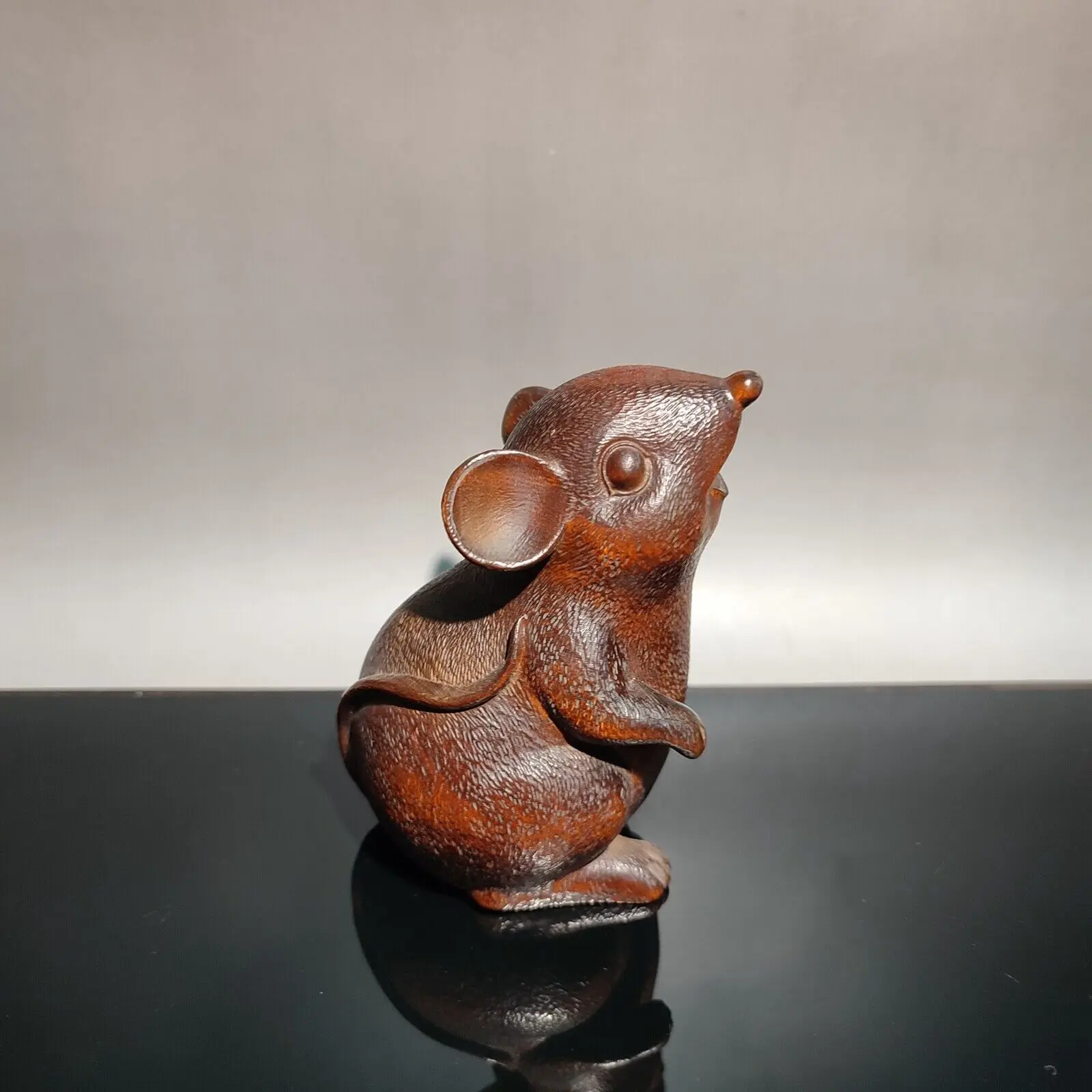 Japanese boxwood hand carved vivid mouse Figure statue netsuke collectable gift
Japanese boxwood hand carved vivid mouse Figure statue netsuke collectable gift