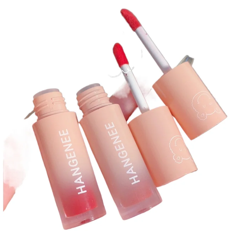 ~Water light mirror lip glaze student lip gloss does not fade and does not stick to the cup lipstick woman
~Water light mirror lip glaze student lip gloss does not fade and does not stick to the cup lipstick woman