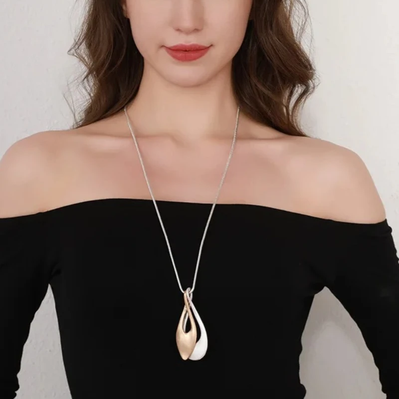 Kaseakia Long Necklace with Water Droplet Geometric Hollow Pendant, Personalized Simple Women's Sweater Chain Jewelry
Kaseakia Long Necklace with Water Droplet Geometric Hollow Pendant, Personalized Simple Women's Sweater Chain Jewelry