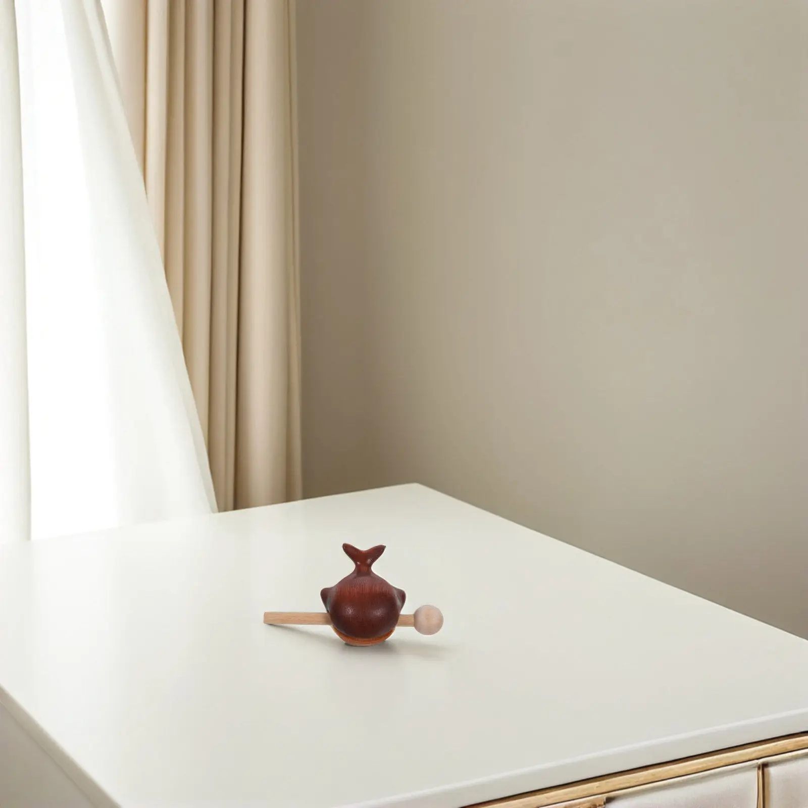 Элегантное деревянное изделие в виде кита с изысканной резьбой для стола, полки или интерьера автомобиля, декор в морском стиле, идея для подарка.
Элегантное деревянное изделие в виде кита с изысканной резьбой для стола, полки или интерьера автомобиля, декор в морском стиле, идея для подарка.