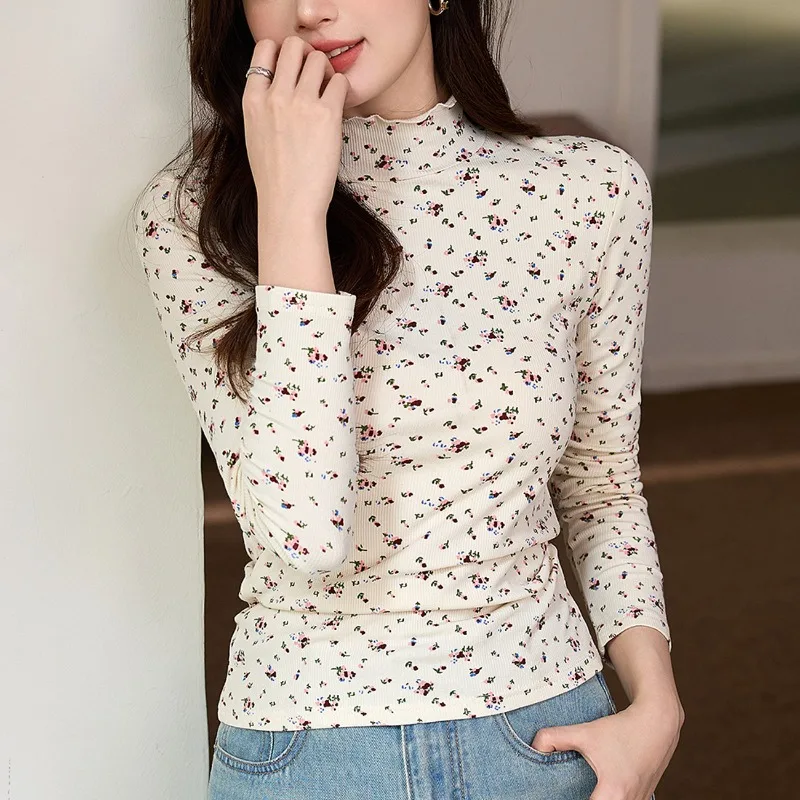 Флисовая футболка женская с цветочным принтом, осень-зима 2022, новый топ с длинными рукавами, водолазка, нижняя рубашка
Флисовая футболка женская с цветочным принтом, осень-зима 2022, новый топ с длинными рукавами, водолазка, нижняя рубашка