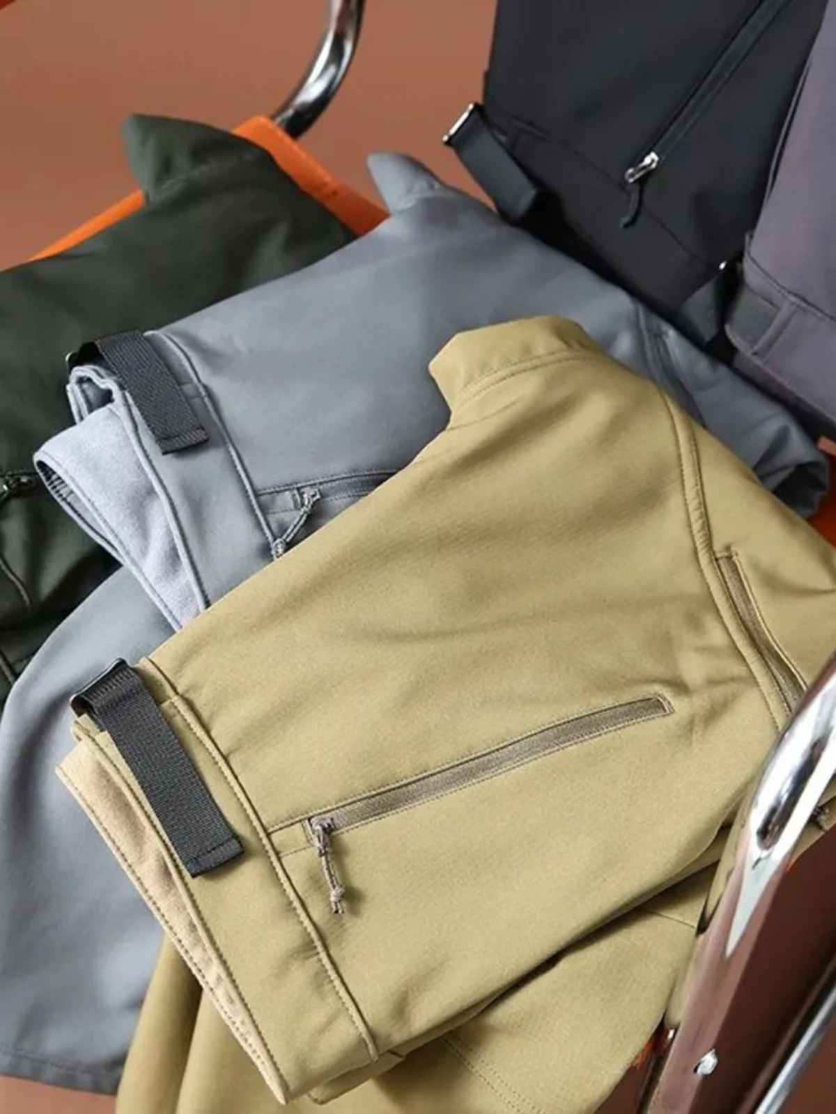 Men's Outdoor Softell Pants Windproof Fce Lined 3D Tailoring Autumn Casual Trousers Faionable Urban Sle Long Pants
Men's Outdoor Softell Pants Windproof Fce Lined 3D Tailoring Autumn Casual Trousers Faionable Urban Sle Long Pants