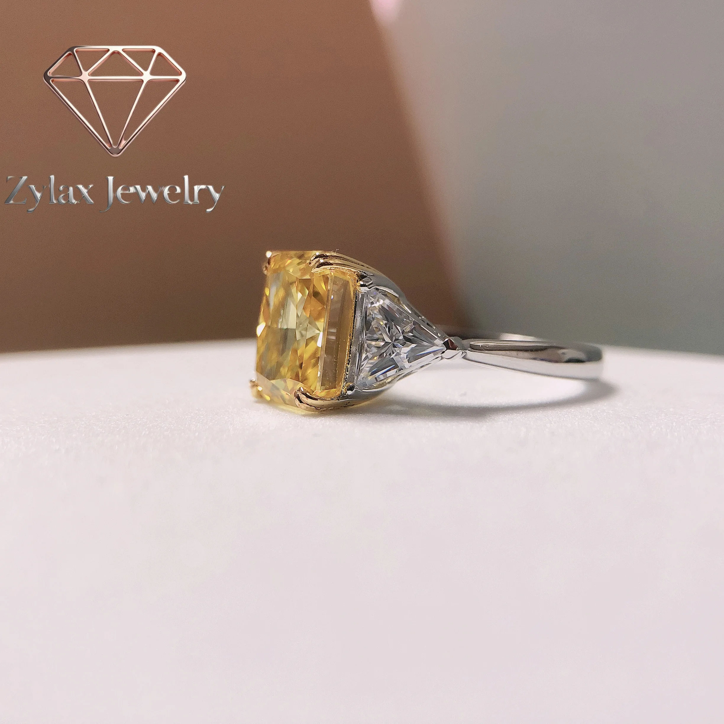 Zylax Jewelry Faultless 4.5Ctw Radiant Lab Created Yellow Diamond Ring Solid 14K White Gold Jewelry for Women Wedding Band R186
Zylax Jewelry Faultless 4.5Ctw Radiant Lab Created Yellow Diamond Ring Solid 14K White Gold Jewelry for Women Wedding Band R186