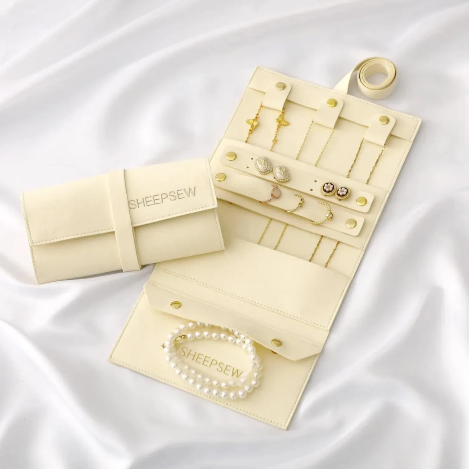 50sets Travel Jewelry Roll Organizer – Microfiber Roll-Up Bag
50sets Travel Jewelry Roll Organizer – Microfiber Roll-Up Bag