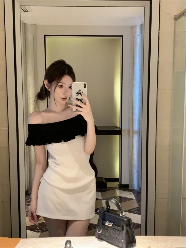 Retro Color Block Splice Pleated One Shoulder Short Sleeve Knitted Sweater Women Spring Slimming Top Korean Style
Retro Color Block Splice Pleated One Shoulder Short Sleeve Knitted Sweater Women Spring Slimming Top Korean Style