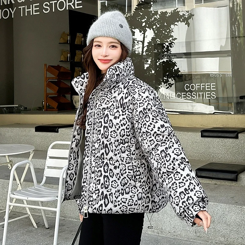 2026Retro Leopard Print Short Down Cotton-padded Jacket Women Winter Jacket European American Collar Bread Coat Female Outerwear
2026Retro Leopard Print Short Down Cotton-padded Jacket Women Winter Jacket European American Collar Bread Coat Female Outerwear