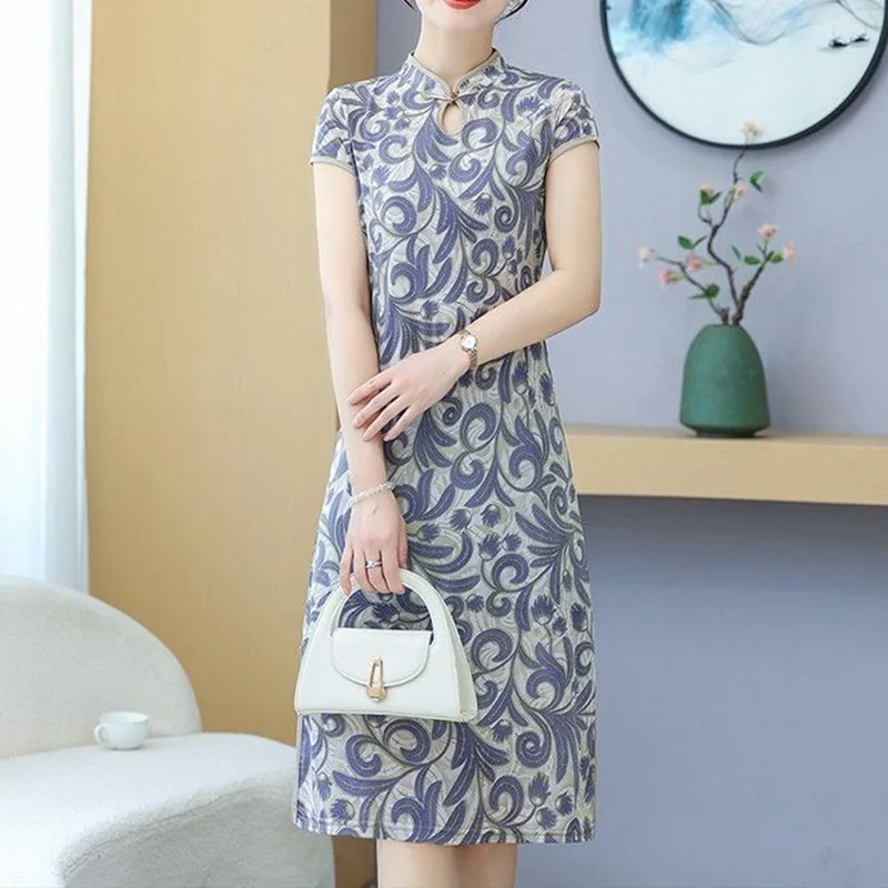 Women Cheongsam Style Floral Print Midi Dress Manin Collar Short Sleeve Slim Fit Elegant Traditional Chinese Qipao Dresses
Women Cheongsam Style Floral Print Midi Dress Manin Collar Short Sleeve Slim Fit Elegant Traditional Chinese Qipao Dresses