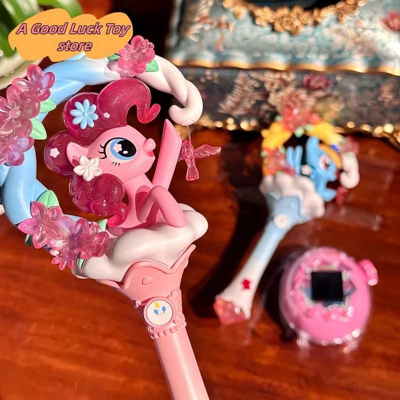 Оригинальный My Little Pony, цветок, волшебная палочка, сказочная палочка, вечерние дружбы, милая загадочная коробка, декор для рабочего стола, игрушка, слепая коробка, подарки для детей
Оригинальный My Little Pony, цветок, волшебная палочка, сказочная палочка, вечерние дружбы, милая загадочная коробка, декор для рабочего стола, игрушка, слепая коробка, подарки для детей