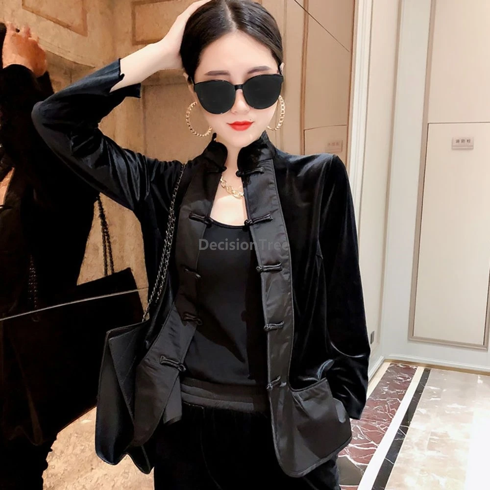 2025 винтажная элегантная женская куртка в стиле Гонконга, модное бархатное пальто, кожаное лоскутное пальто с китайской пряжкой в виде диска, костюм Тан, пальто 
2025 винтажная элегантная женская куртка в стиле Гонконга, модное бархатное пальто, кожаное лоскутное пальто с китайской пряжкой в виде диска, костюм Тан, пальто