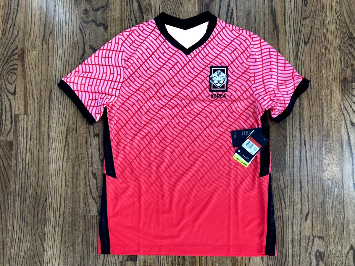 2025 Children's Outdoor Quick Drying Football Shirt Men's and Women's Summer Classic Casual Loose T-shirt New Style
2025 Children's Outdoor Quick Drying Football Shirt Men's and Women's Summer Classic Casual Loose T-shirt New Style