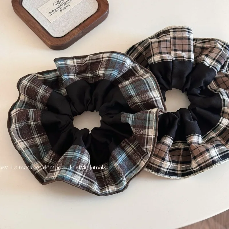 Wide plaid edge large intestine ring contrasting color plaid hair band large disc hair tie hair rope texture headrope headwear
Wide plaid edge large intestine ring contrasting color plaid hair band large disc hair tie hair rope texture headrope headwear