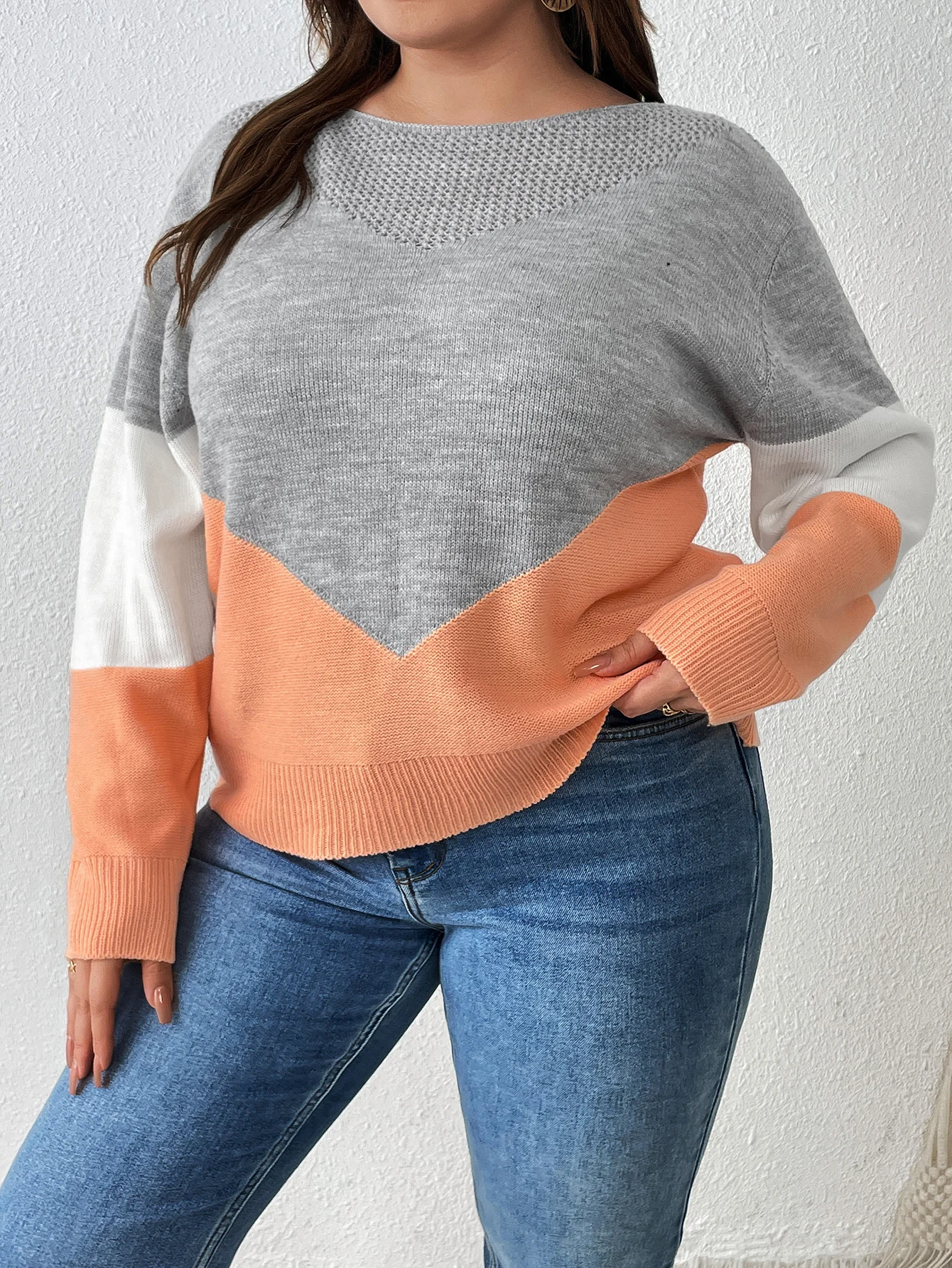 Europe and the United States plus-size women's casual color contrast crew-neck spliced long-sleeve pullover women's knitted top
Europe and the United States plus-size women's casual color contrast crew-neck spliced long-sleeve pullover women's knitted top