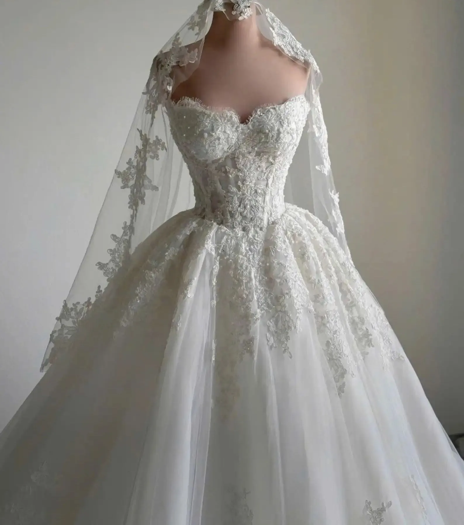 Ivory Princess Wedding Dress Off Shoulder Long Sleeve A-line Lace Appliques Beads Sweetheart Birde Bridal Gowns Vestido De Novia
Ivory Princess Wedding Dress Off Shoulder Long Sleeve A-line Lace Appliques Beads Sweetheart Birde Bridal Gowns Vestido De Novia