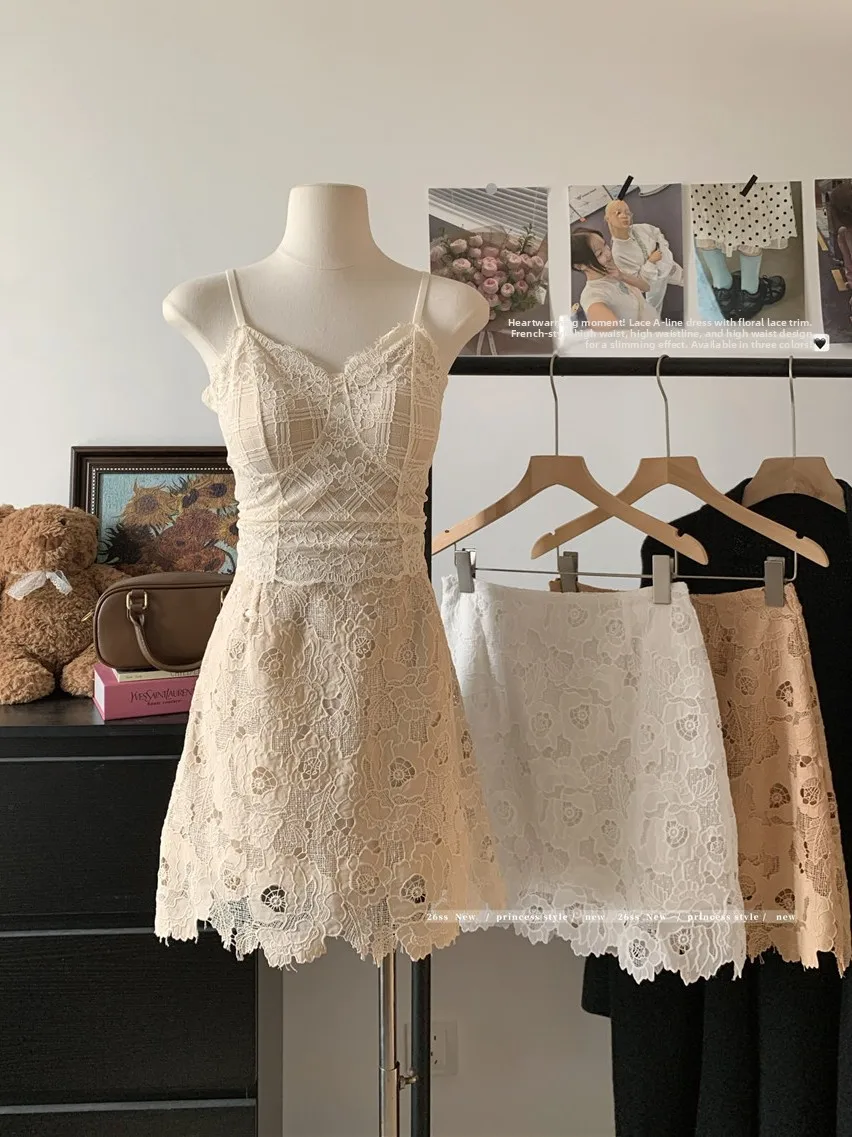 Elegant Lace High Waist A-Line Skirt Women's Summer Versatile Slimming Bodycon Short Skirt Commute Korean Style
Elegant Lace High Waist A-Line Skirt Women's Summer Versatile Slimming Bodycon Short Skirt Commute Korean Style