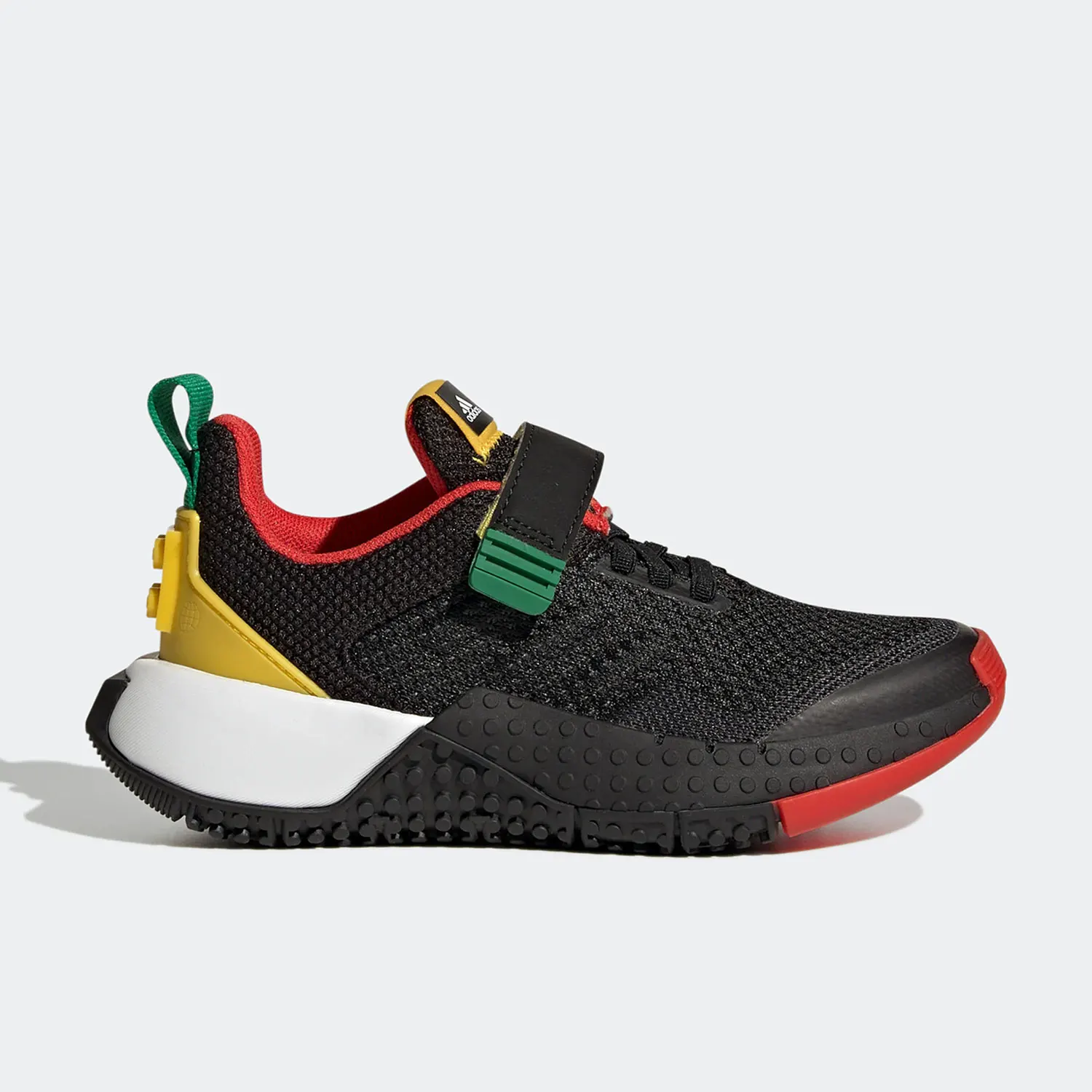 Легкие детские кроссовки Adidas Authentic LEGO Collaboration HP2114
Легкие детские кроссовки Adidas Authentic LEGO Collaboration HP2114
