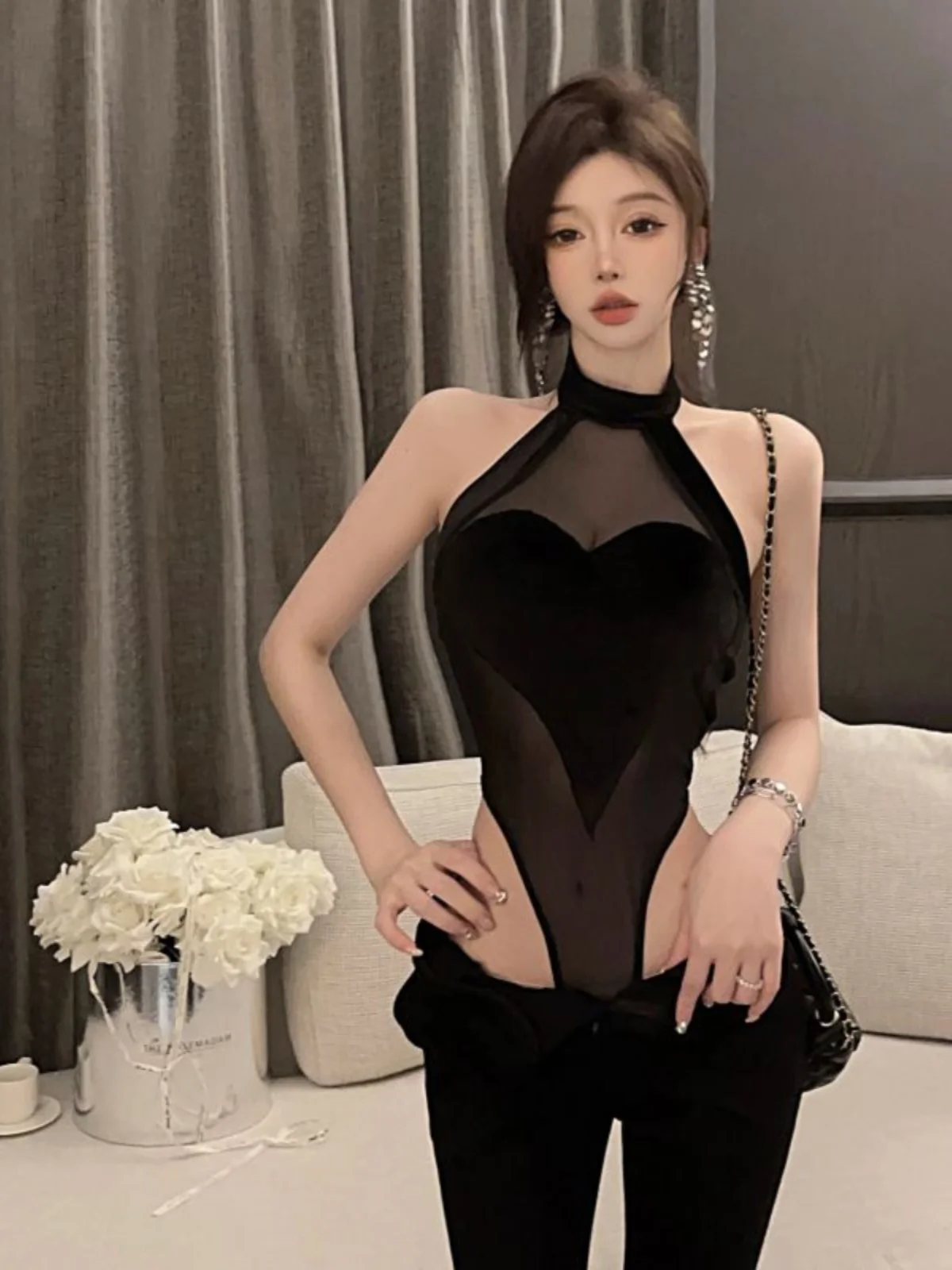 Faionable Sexy Bla Heart Hanging Ne Me Vest Boting Onesie для броастеров Новое поступление Весенний тонкий ажурный низкий...
Faionable Sexy Bla Heart Hanging Ne Me Vest Boting Onesie для броастеров Новое поступление Весенний тонкий ажурный низкий...