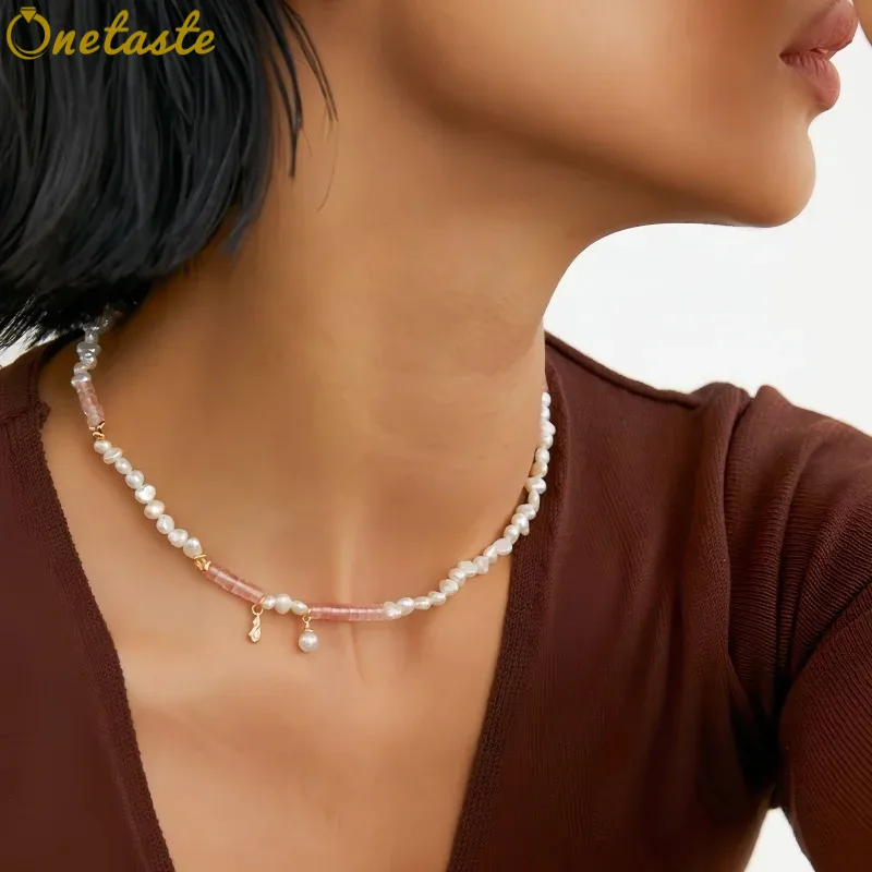 Набор украшений из настоящего серебра S925 с жемчугом и бусинами: многослойное ожерелье и браслет для женщин, с розовыми камнями, изящный и модный подарок для неё.
Набор украшений из настоящего серебра S925 с жемчугом и бусинами: многослойное ожерелье и браслет для женщин, с розовыми камнями, изящный и модный подарок для неё.