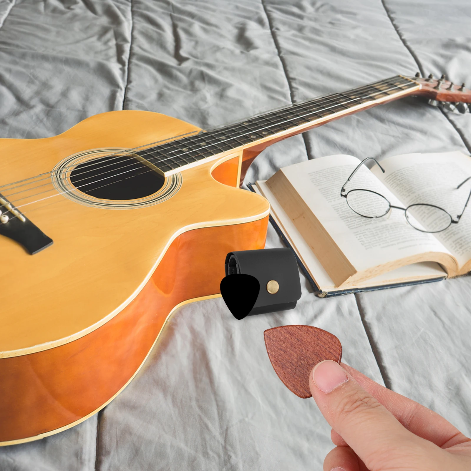 Versatile PU Guitar Pick Holder Designed For Acoustic, Electric, Bass Guitar Picks And Essential Pick Storage Solution 
Versatile PU Guitar Pick Holder Designed For Acoustic, Electric, Bass Guitar Picks And Essential Pick Storage Solution