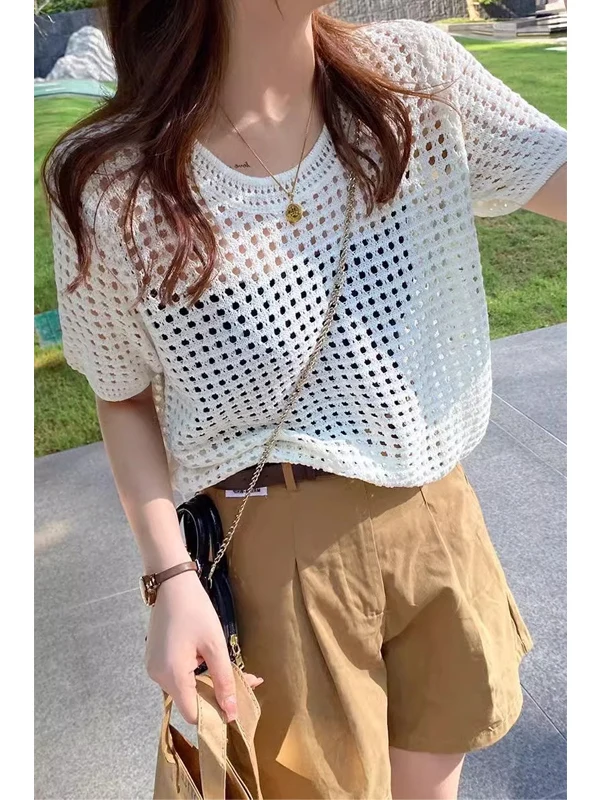 Loose Knitted Ice Silk Sun Protection Cover up Short Sleeve Women's Summer Top Hollow out Versatile Thin Style Korean Version
Loose Knitted Ice Silk Sun Protection Cover up Short Sleeve Women's Summer Top Hollow out Versatile Thin Style Korean Version