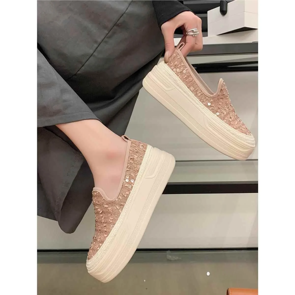 Women's Thick Bottom Slip-On Casual Shoes Spring 2024 Fashionable Breathable Leisure Single Shoes Korean Style round Toe
Women's Thick Bottom Slip-On Casual Shoes Spring 2024 Fashionable Breathable Leisure Single Shoes Korean Style round Toe