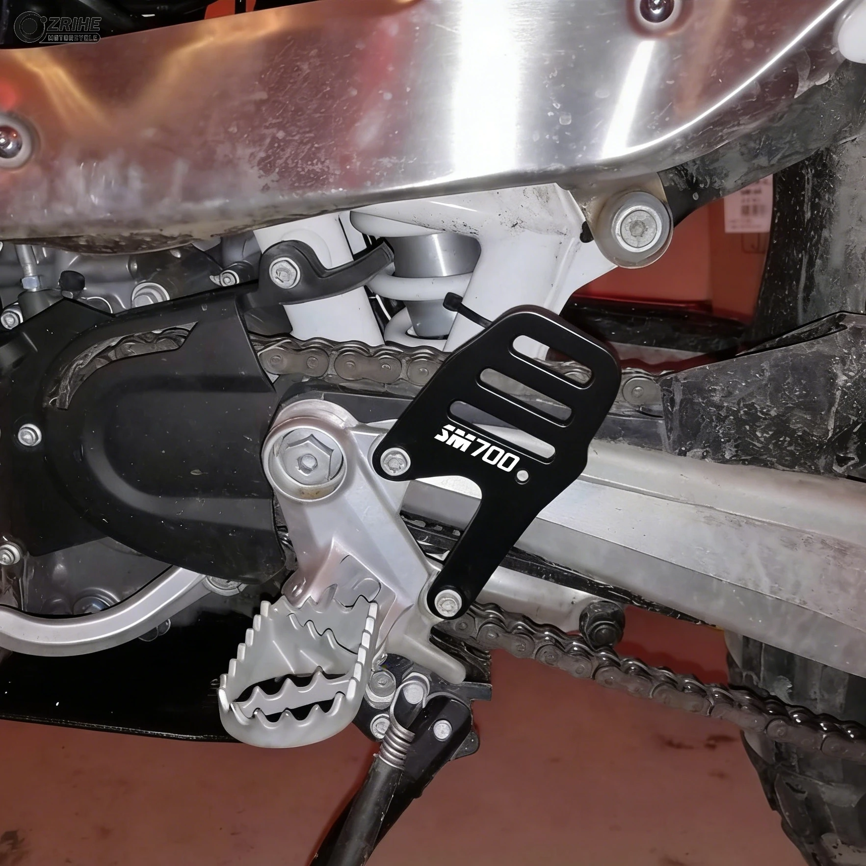 For Gas Gas GasGas ES700 / SM700 2022-2026 2025 2024 2023 ES/SM 700 FootPeg Footrest Rear set Heel Plates Guard Protector
For Gas Gas GasGas ES700 / SM700 2022-2026 2025 2024 2023 ES/SM 700 FootPeg Footrest Rear set Heel Plates Guard Protector