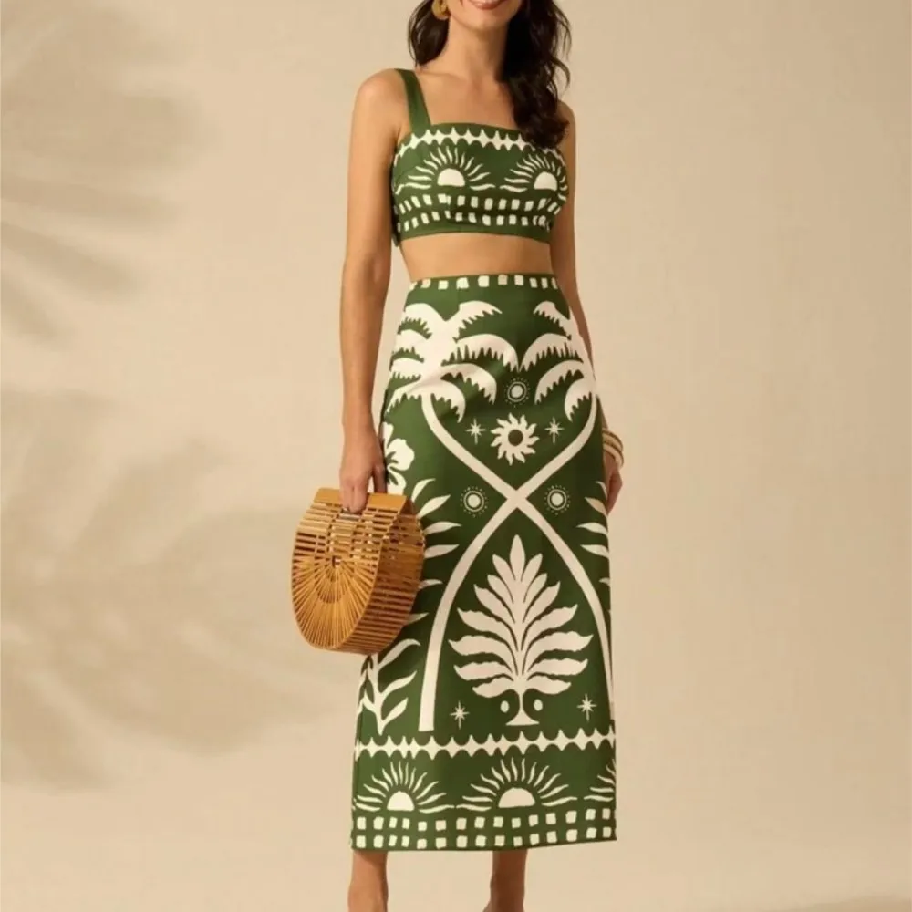Fashionable Sexy Printed Suspender Skirt Two-piece Set Women's Summer New Short Top Long Skirt Set Women's Matching Sets
Fashionable Sexy Printed Suspender Skirt Two-piece Set Women's Summer New Short Top Long Skirt Set Women's Matching Sets
