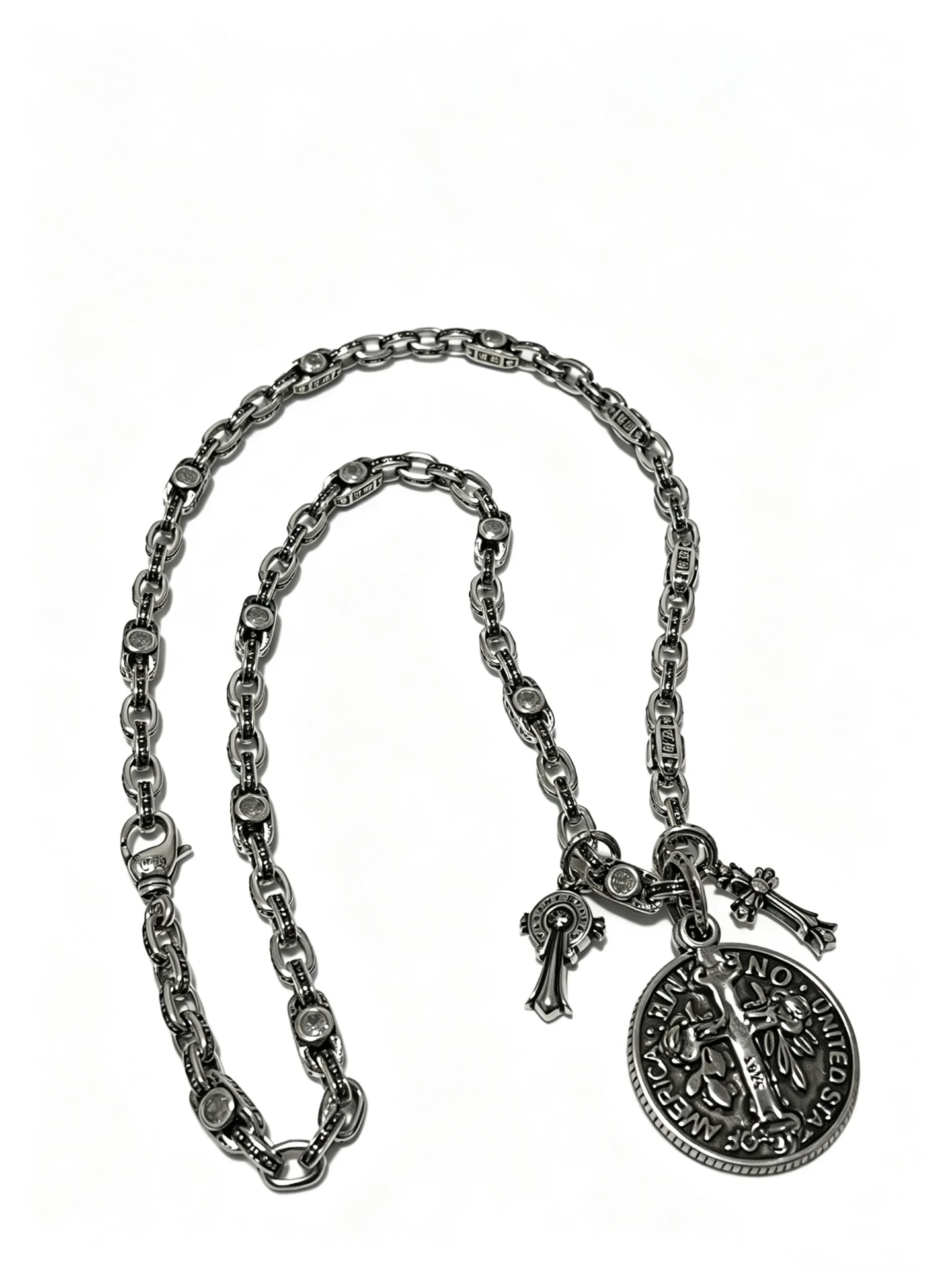 S925 Sterling Silver Premium Light Luxury Design Retro Cross Charm Pendant Necklace Round Brand CH Timeless Jewelry
S925 Sterling Silver Premium Light Luxury Design Retro Cross Charm Pendant Necklace Round Brand CH Timeless Jewelry