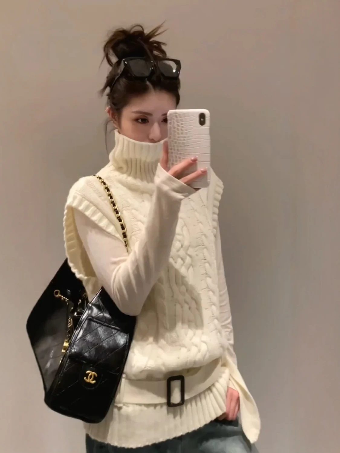 Korean Casual High Neck Twisted Knit Vest Women's Spring Elegance Layering Base Shirt Sweater Two-Piece Set Long Sleeve
Korean Casual High Neck Twisted Knit Vest Women's Spring Elegance Layering Base Shirt Sweater Two-Piece Set Long Sleeve