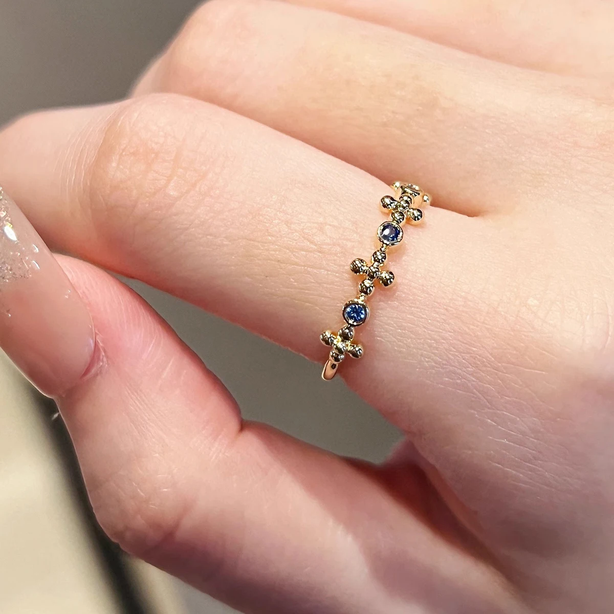 Vintage exquisite and gorgeous zircon cross sterling silver ring S925 women's ring holiday gift preferred to give to friends
Vintage exquisite and gorgeous zircon cross sterling silver ring S925 women's ring holiday gift preferred to give to friends