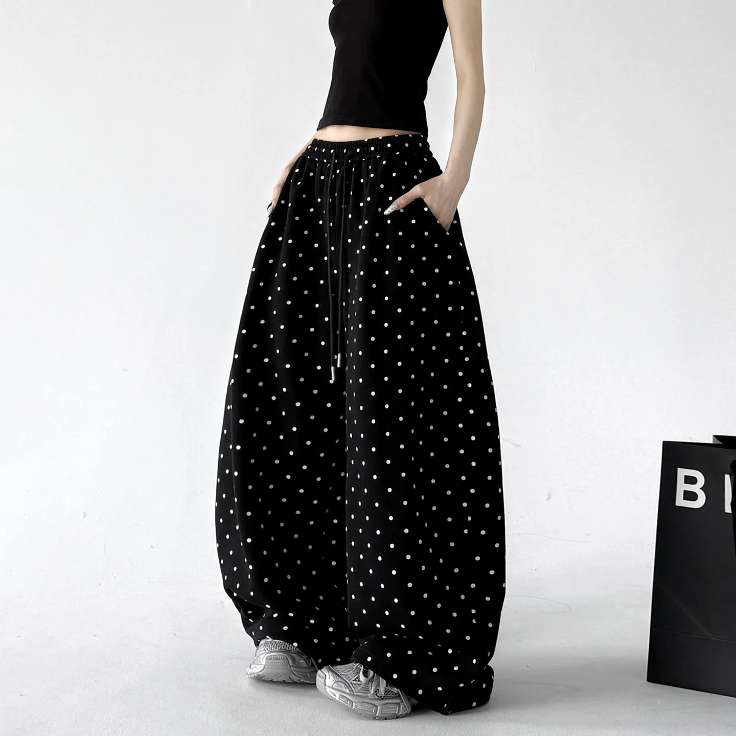 SuperAen Gray Dotted Sweatpants for Women New 2026 Spring and Summer Korean Style Loose and Comfortable Casual Wide-leg Pants
SuperAen Gray Dotted Sweatpants for Women New 2026 Spring and Summer Korean Style Loose and Comfortable Casual Wide-leg Pants