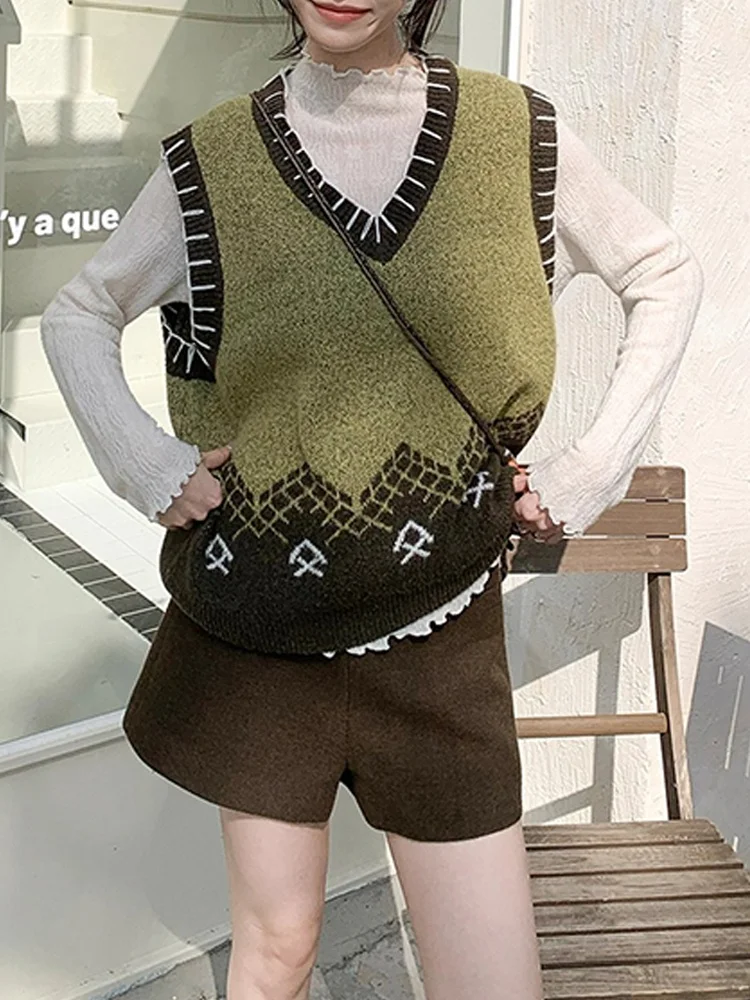 Женский вязаный жилет с v-образным вырезом в стиле ретро, цветная блузка, дизайн больших размеров, верхняя одежда на осень-зиму, многослойный утягивающий топ
Женский вязаный жилет с v-образным вырезом в стиле ретро, цветная блузка, дизайн больших размеров, верхняя одежда на осень-зиму, многослойный утягивающий топ