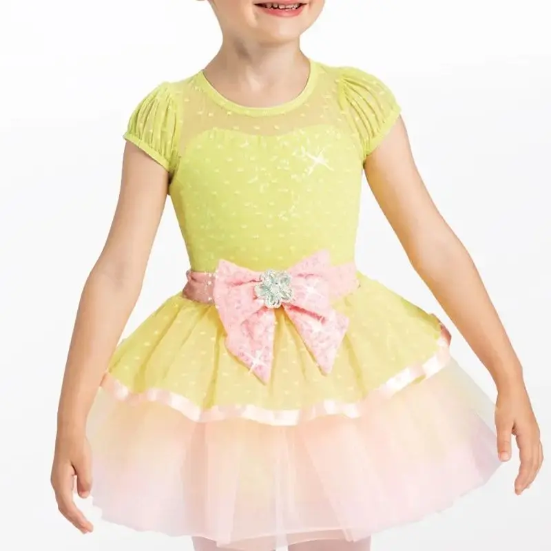 Настройте профессиональные джазовые костюмы для латинских танцев в любой цветной юбке с перьями и блестками.
Настройте профессиональные джазовые костюмы для латинских танцев в любой цветной юбке с перьями и блестками.