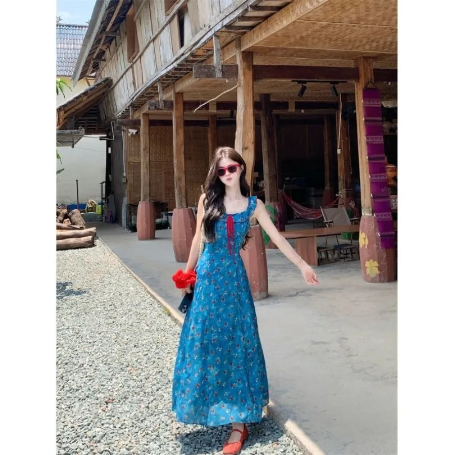 【New style】Holiday style blue floral suspender dress for women's summer French waist long dress gentle a-line dress
【New style】Holiday style blue floral suspender dress for women's summer French waist long dress gentle a-line dress
