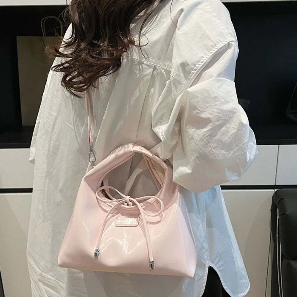 Simple PU Leather Bowknot Handbag Sweet Crossbody Single Shoulder Bag Korean Style Cute Bow Wrist Bag Streetwear
Simple PU Leather Bowknot Handbag Sweet Crossbody Single Shoulder Bag Korean Style Cute Bow Wrist Bag Streetwear
