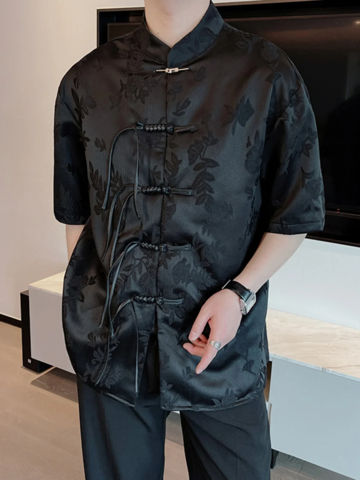 Летняя новинка: мужская модная высококачественная рубашка в китайском стиле, костюм Тан, с цветочной вышивкой...
Летняя новинка: мужская модная высококачественная рубашка в китайском стиле, костюм Тан, с цветочной вышивкой...