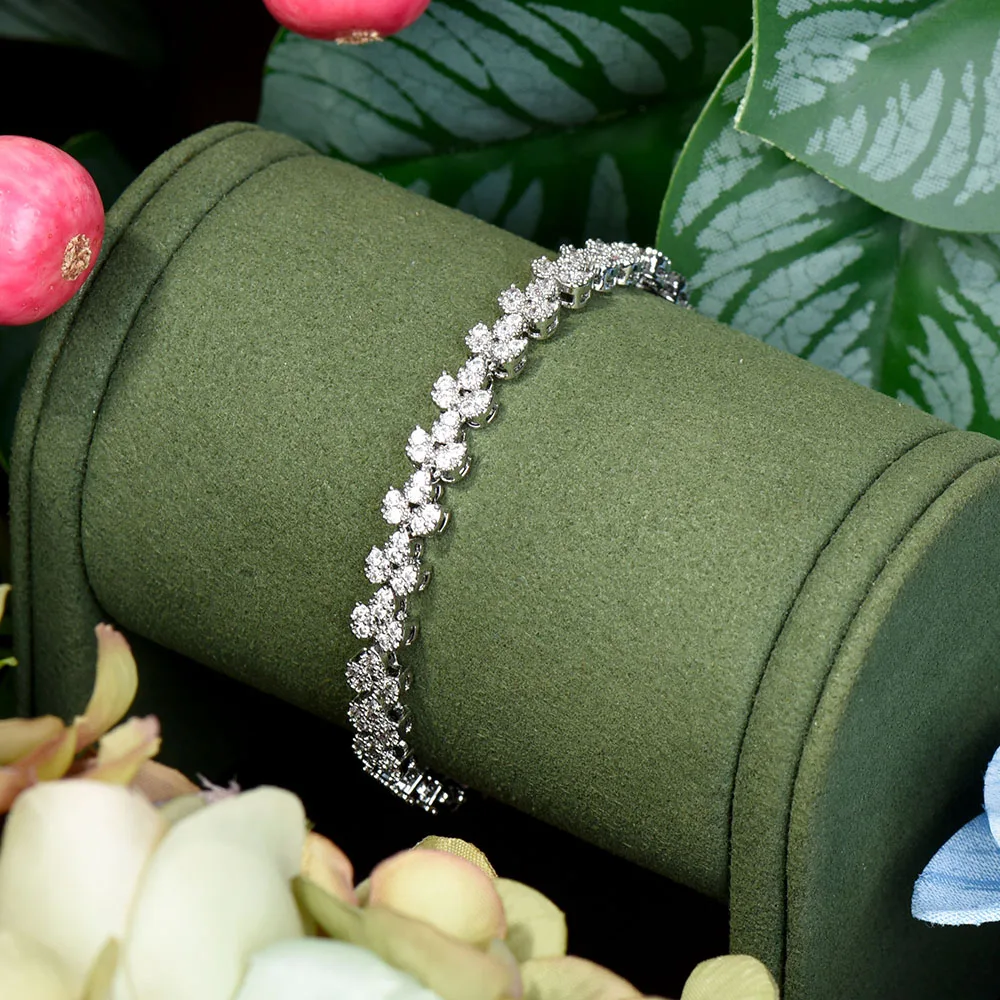 HIBRIDE Elegant Micro Pave CZ White Gold Color Round Shape Party Wedding Bracelet For Women Trendy Cubic Zircon Jewelry B-193 
HIBRIDE Elegant Micro Pave CZ White Gold Color Round Shape Party Wedding Bracelet For Women Trendy Cubic Zircon Jewelry B-193