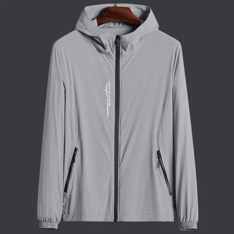 Men's Summer Thin Ice Silk Quick Dry Breathable UV Protection Hat Coat Fashionable Loose Fit Long Sleeve Zipper Closure
Men's Summer Thin Ice Silk Quick Dry Breathable UV Protection Hat Coat Fashionable Loose Fit Long Sleeve Zipper Closure