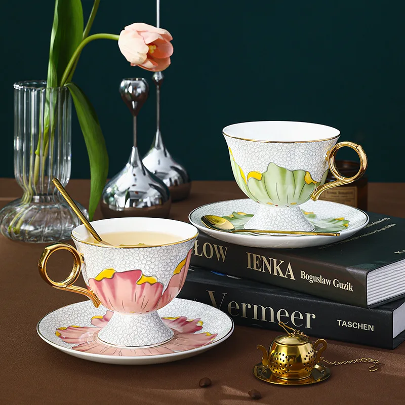 Rock Flower Bone Porcelain Coffee Cup and Dish Set English Retro Afternoon Tea Set Gift Box
Rock Flower Bone Porcelain Coffee Cup and Dish Set English Retro Afternoon Tea Set Gift Box