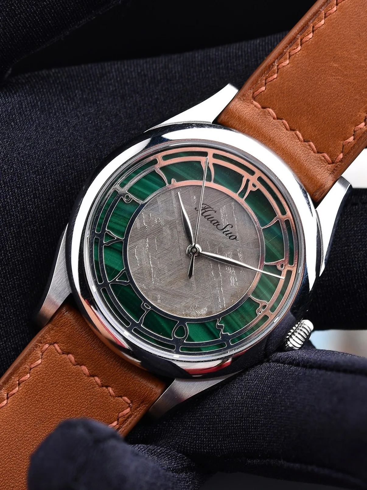 New Product Listing HUASUO Huasuo Meteorite Series Exploration Universe Men's Core Mechanical Watch
New Product Listing HUASUO Huasuo Meteorite Series Exploration Universe Men's Core Mechanical Watch