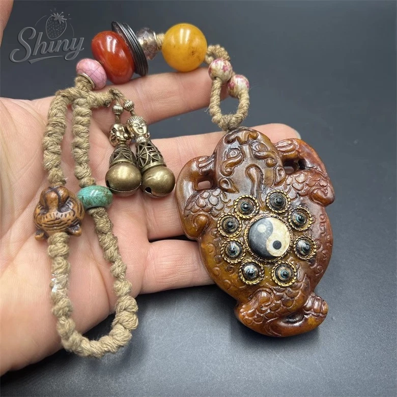 Antique Jade Toad Handcrafted with Gemstone Inlay Desktop Ornament Wealth-Attracting Home Decor
Antique Jade Toad Handcrafted with Gemstone Inlay Desktop Ornament Wealth-Attracting Home Decor