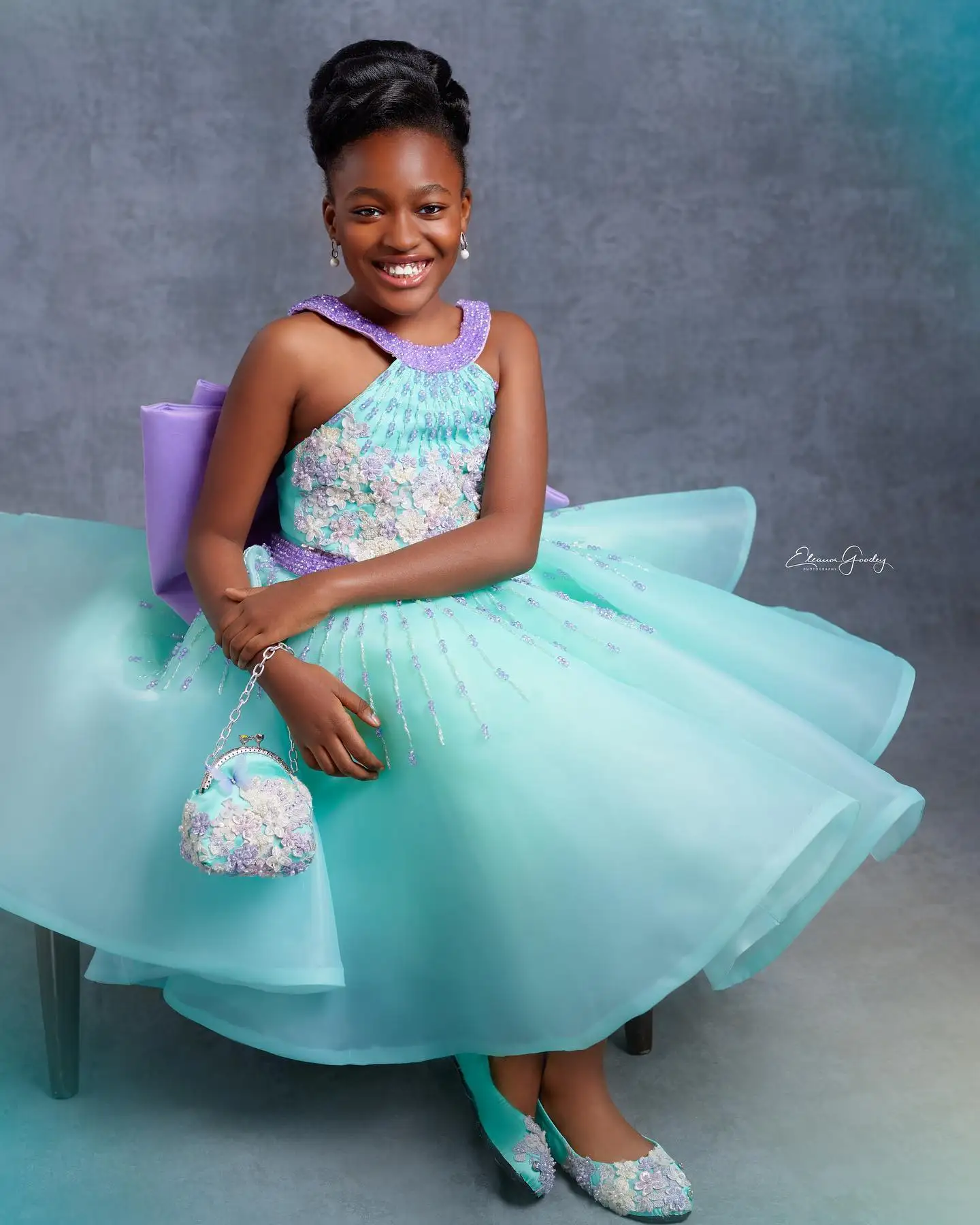 Organza Girl Pageant Dress Flower Girls Dresses for Wedding Big Bow Back Appliqued Kids Party Birthday Gowns for Photoshoot
Organza Girl Pageant Dress Flower Girls Dresses for Wedding Big Bow Back Appliqued Kids Party Birthday Gowns for Photoshoot