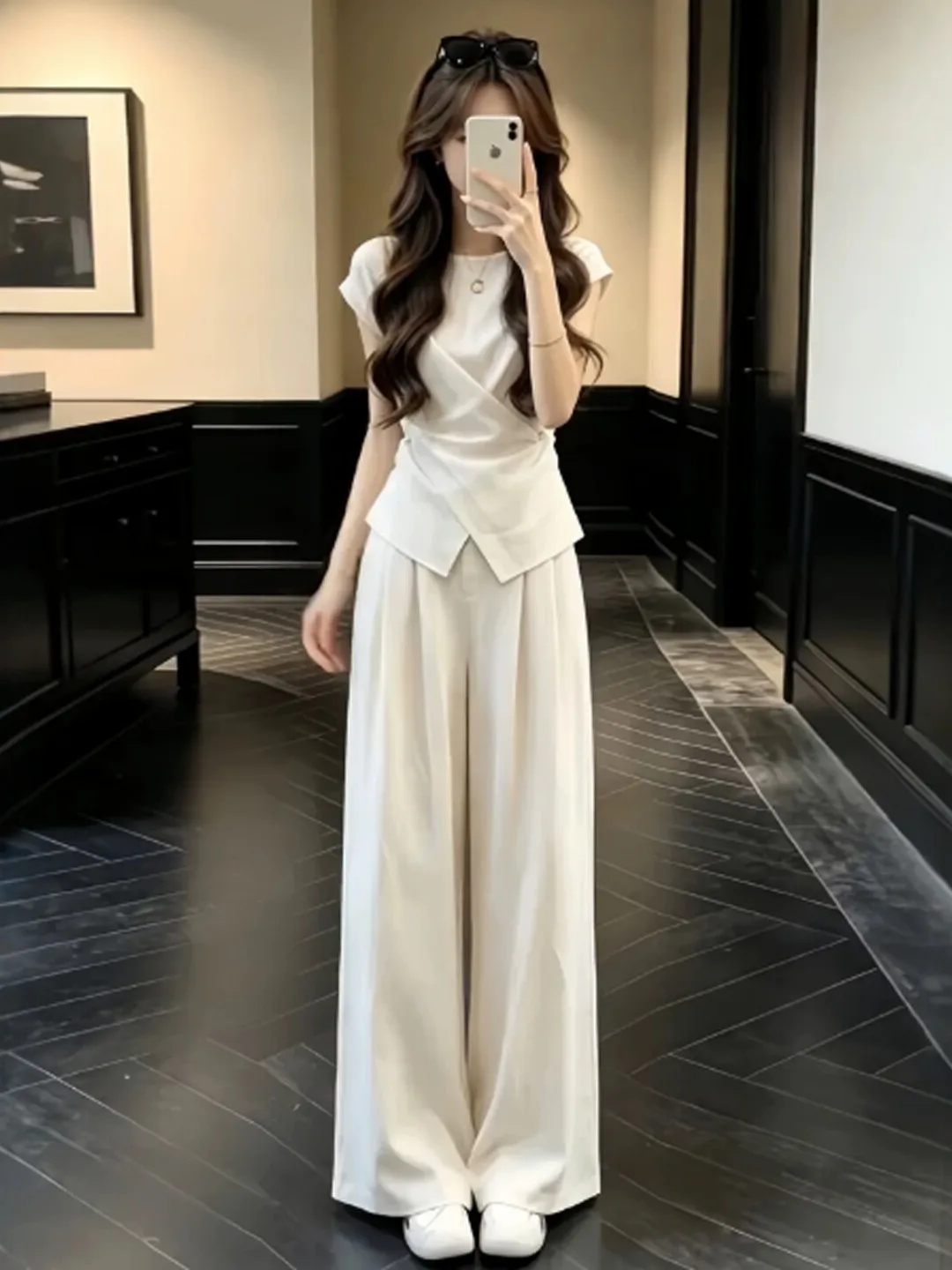 Elegant Casual Two-Piece Set Summer 2026 Comfortable Cotton Blend Mid-Elasticity round Neck Vest And High Waist Long Pants
Elegant Casual Two-Piece Set Summer 2026 Comfortable Cotton Blend Mid-Elasticity round Neck Vest And High Waist Long Pants