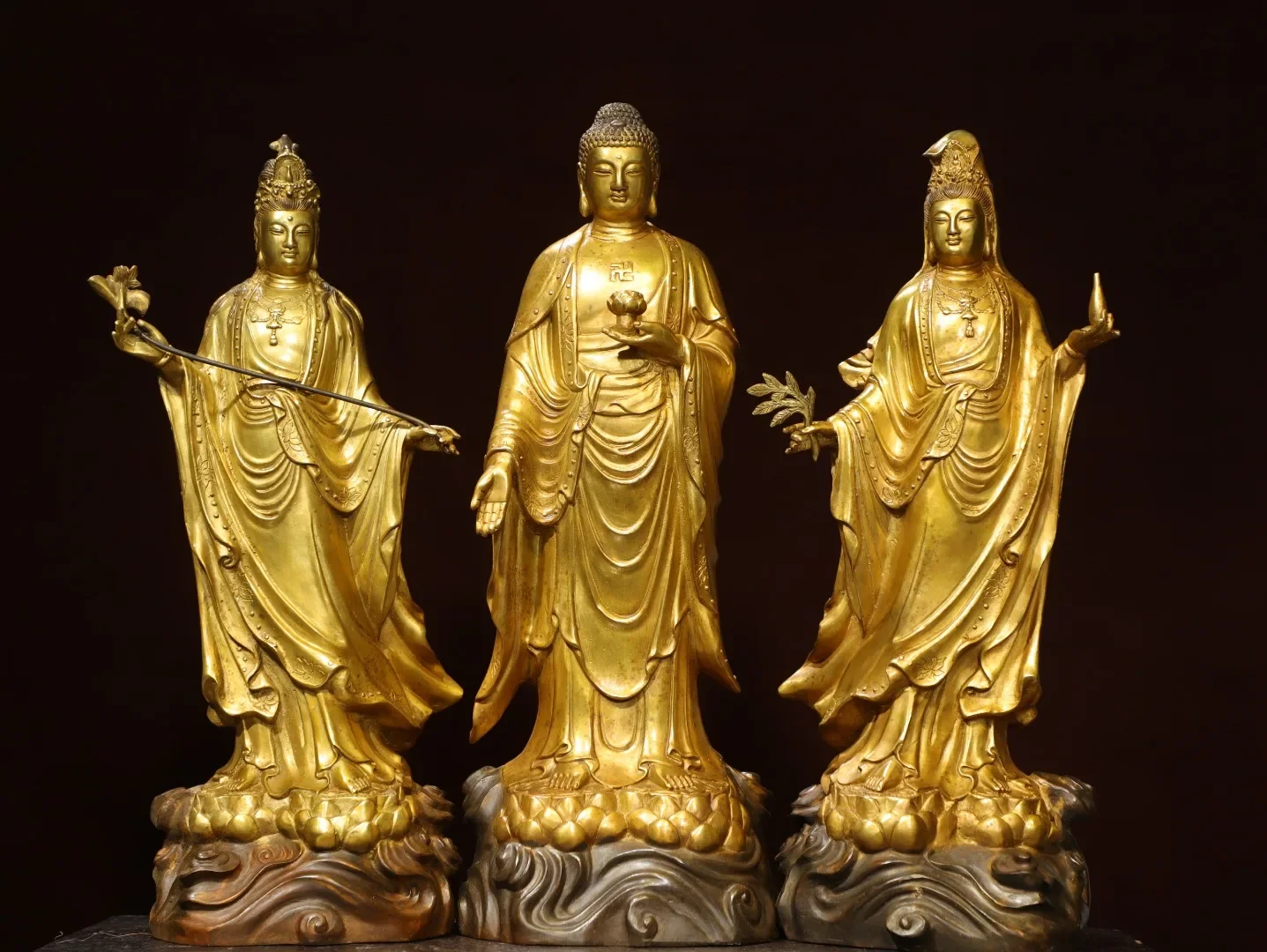 18"Tibetan Temple Collection Old Bronze Gilded Cinnabar Three Sages Shakyamuni Guanyin Buddha Lotus Platform Set Worship Hall
18"Tibetan Temple Collection Old Bronze Gilded Cinnabar Three Sages Shakyamuni Guanyin Buddha Lotus Platform Set Worship Hall