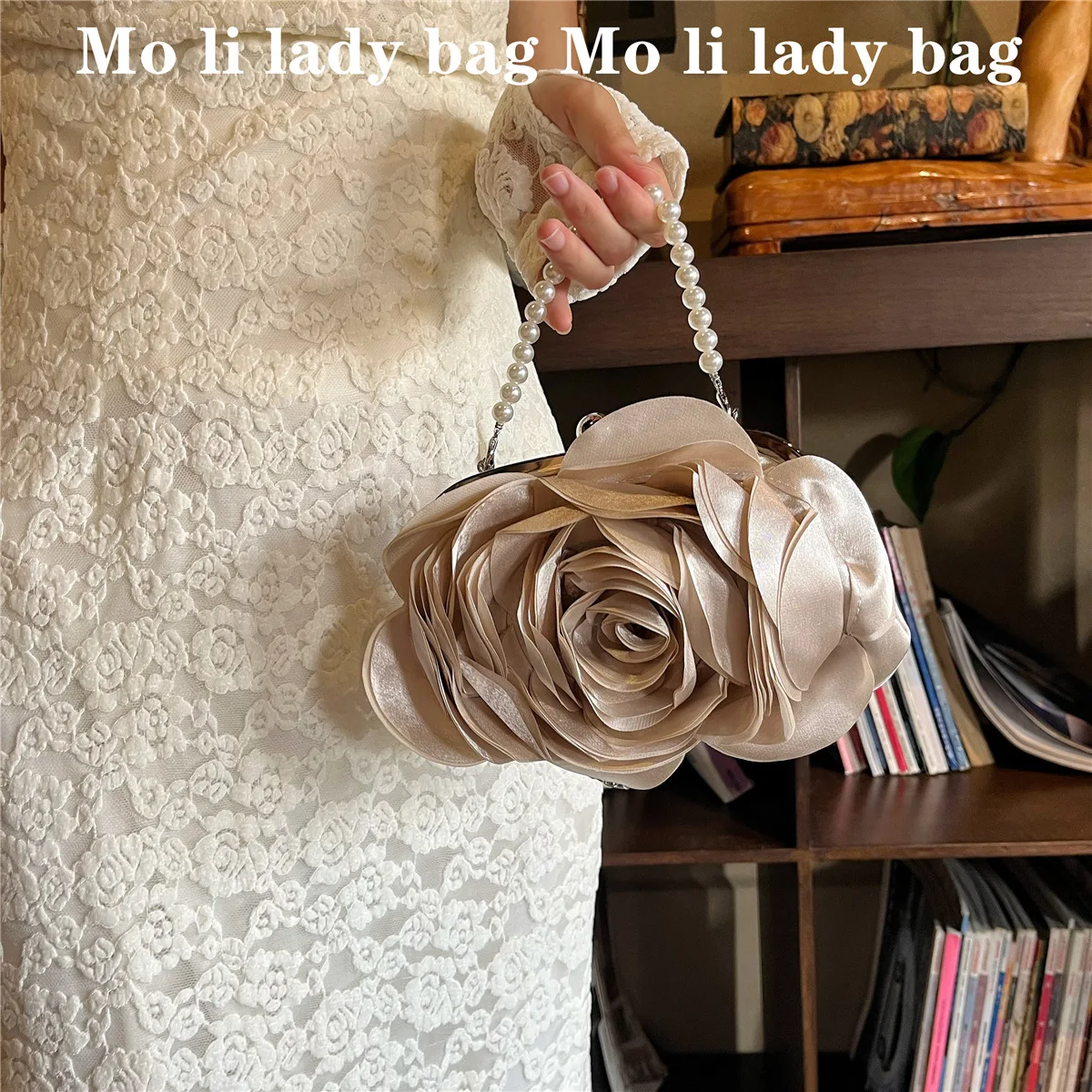 Evening Floral Bag Hot Sale Flower Wedding Purse Bride Dress Party Handbag Pearl Chain Lady Clutches Luxury Women Wallet
Evening Floral Bag Hot Sale Flower Wedding Purse Bride Dress Party Handbag Pearl Chain Lady Clutches Luxury Women Wallet