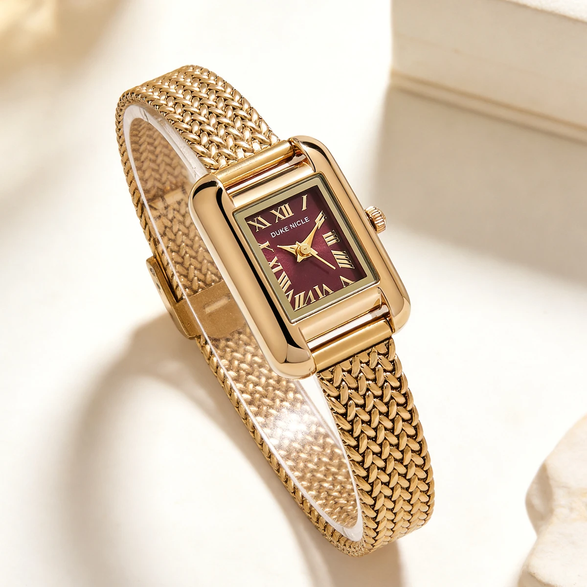 DUKE NICLE Gold Jewelry Bracelet Watches for Women Square Roma Dial Ladies Wristwatch High-End Luxury Quartz Watch Reloj Mujer
DUKE NICLE Gold Jewelry Bracelet Watches for Women Square Roma Dial Ladies Wristwatch High-End Luxury Quartz Watch Reloj Mujer