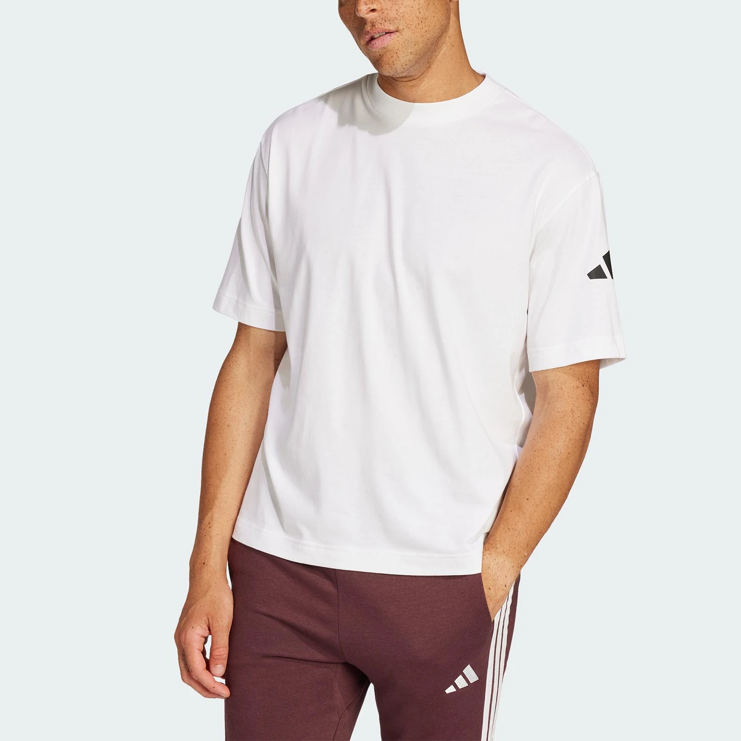 Adidas Authentic Summer Men's Classic Pullover Round Neck Knitted Short Sleeve T-Shirt JC9296
Adidas Authentic Summer Men's Classic Pullover Round Neck Knitted Short Sleeve T-Shirt JC9296